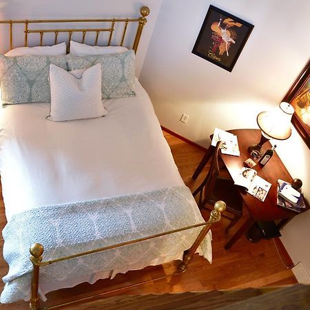 킬로나 Summerhill Estate House B&B 외부 사진